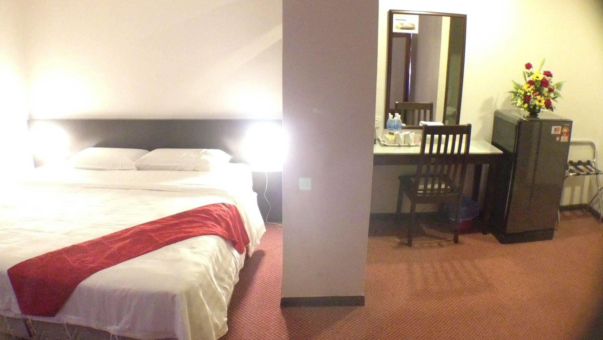 Century Hotel Kota Kinabalu Exteriör bild