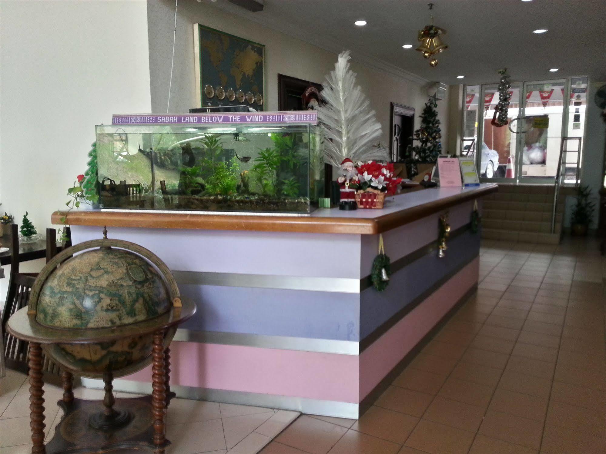Century Hotel Kota Kinabalu Exteriör bild