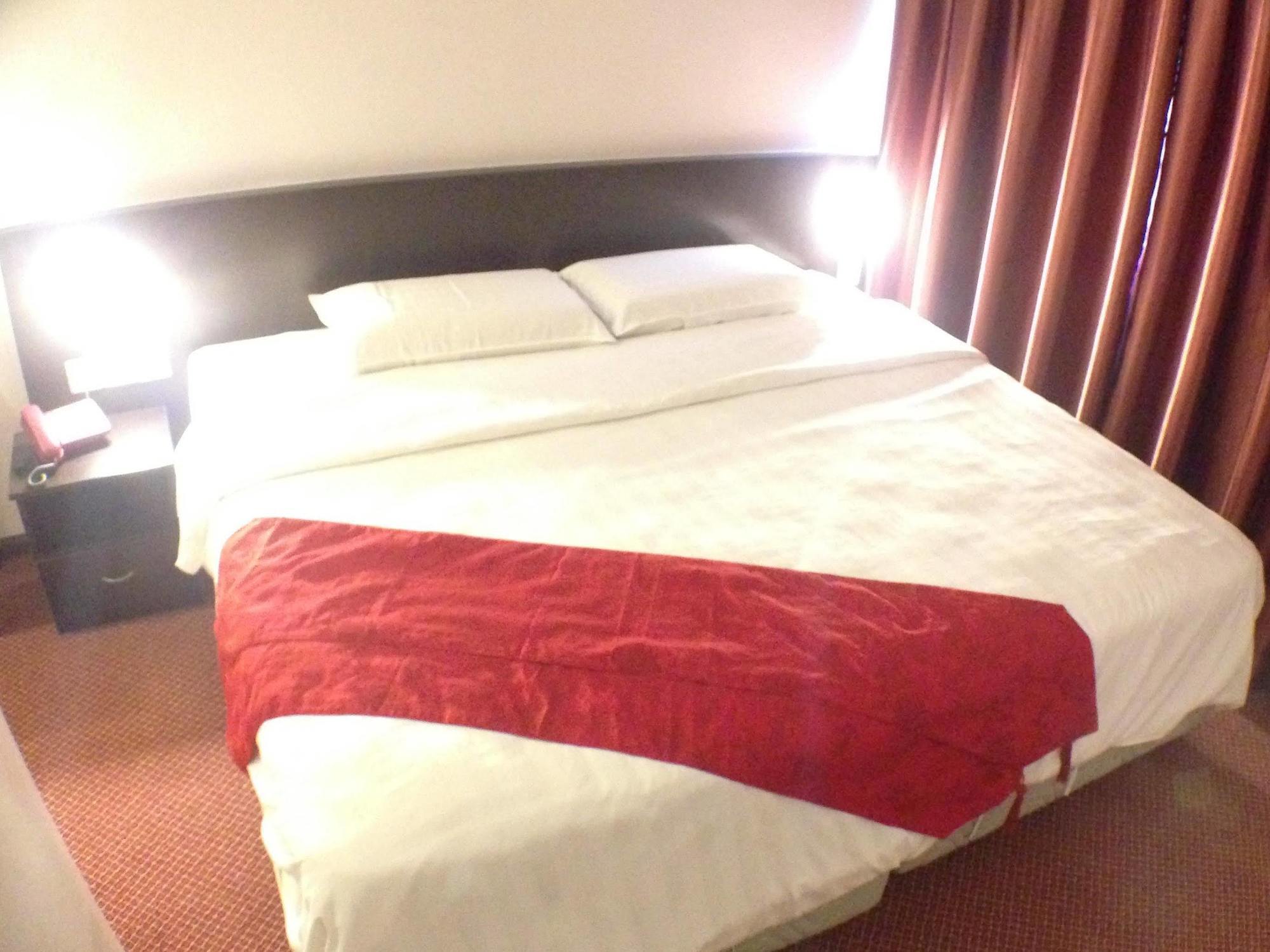 Century Hotel Kota Kinabalu Exteriör bild